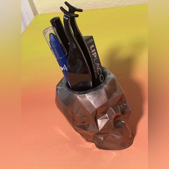 Resin Skull Makeup Holder **Multiple available** Handcrafted - Picture 15 of 15